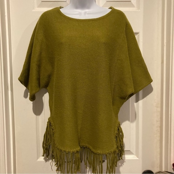 Ladies New Directions. Green Tassel Sweater - Picture 1 of 4